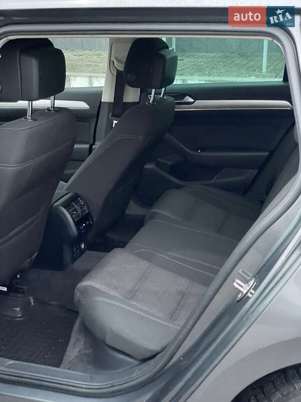 Универсал Volkswagen Passat 2015 в Берегово фото 14 Универсал Volkswagen Passat 2015 в Берегово