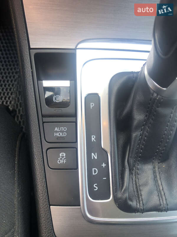 Универсал Volkswagen Passat 2014 в Жовкве