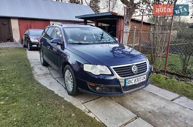 Універсал Volkswagen Passat 2008 в Пустомитах