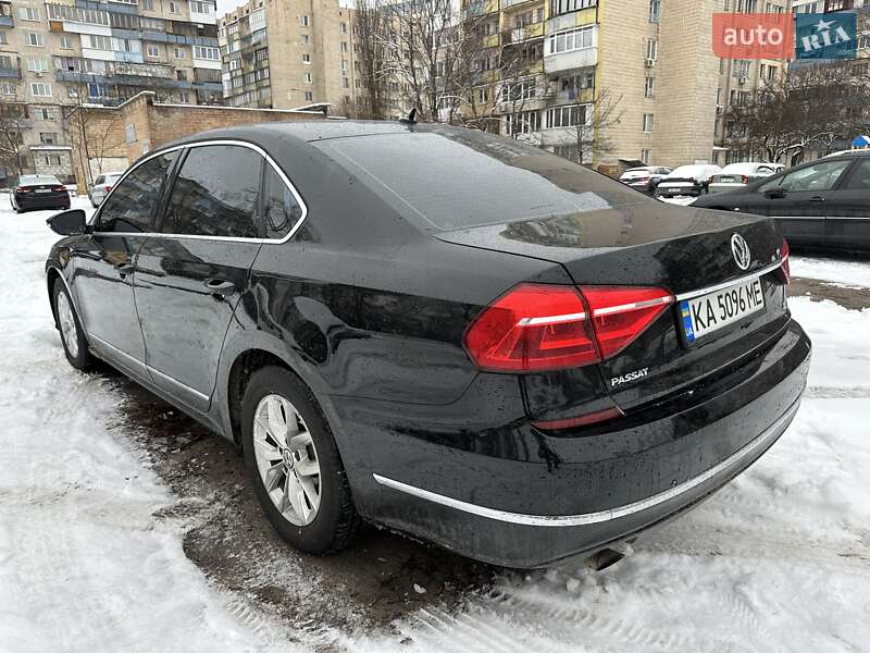Седан Volkswagen Passat 2015 в Киеве