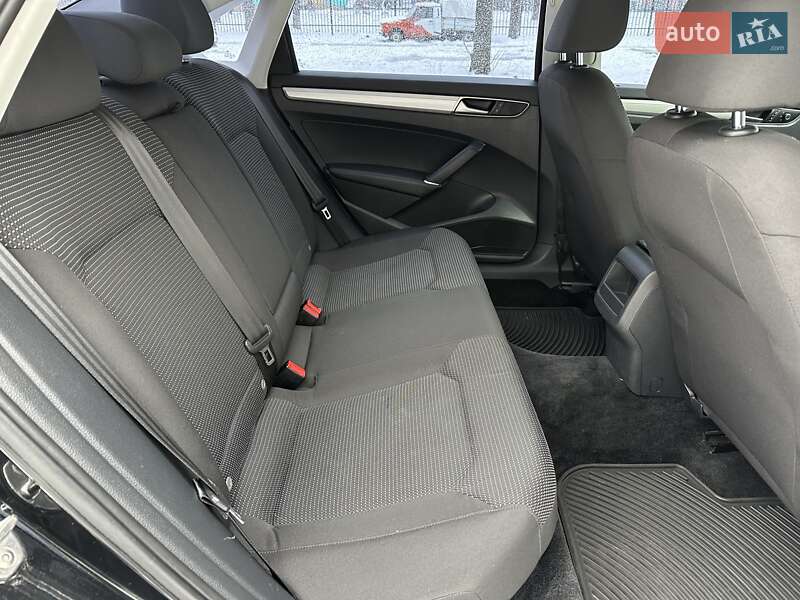 Седан Volkswagen Passat 2015 в Киеве