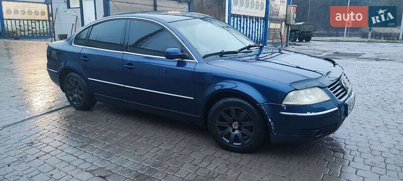 Седан Volkswagen Passat 2002 в Чугуєві