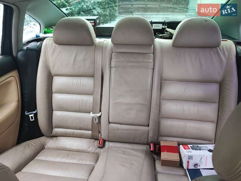 Седан Volkswagen Passat 2002 в Чугуєві