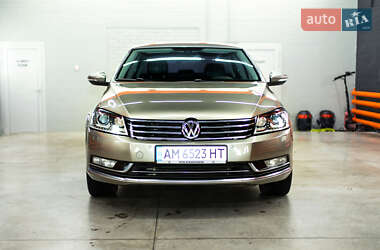 Седан Volkswagen Passat 2012 в Києві