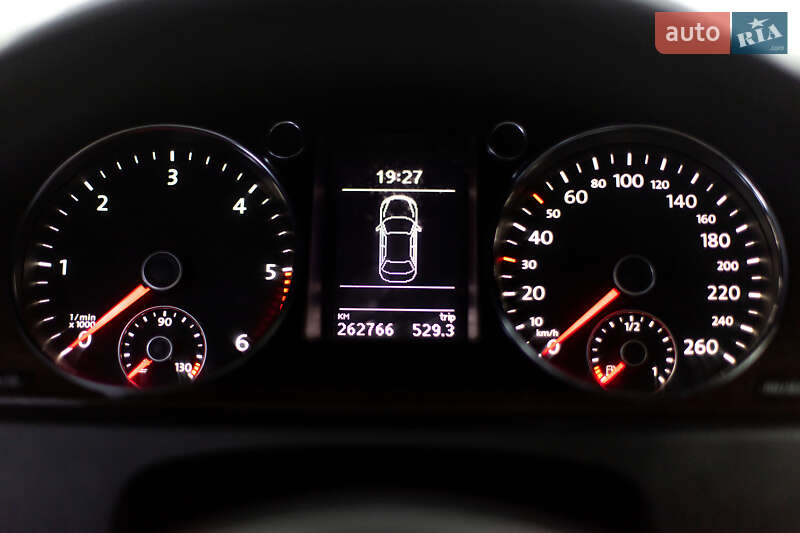 Седан Volkswagen Passat 2012 в Киеве