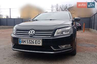 Універсал Volkswagen Passat 2012 в Житомирі