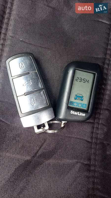 Універсал Volkswagen Passat 2012 в Житомирі