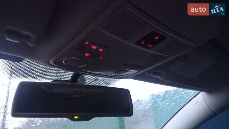 Універсал Volkswagen Passat 2012 в Житомирі