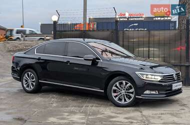 Седан Volkswagen Passat 2016 в Києві