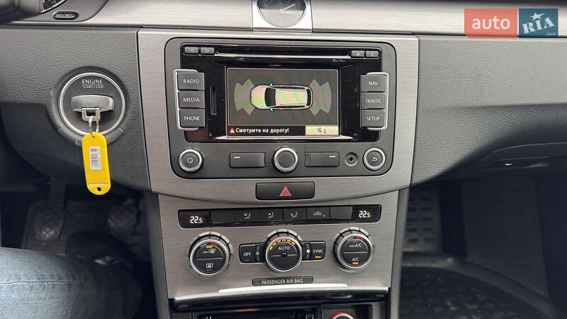 Универсал Volkswagen Passat 2013 в Хмельницком