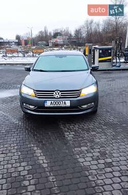 Седан Volkswagen Passat 2012 в Кам'янському