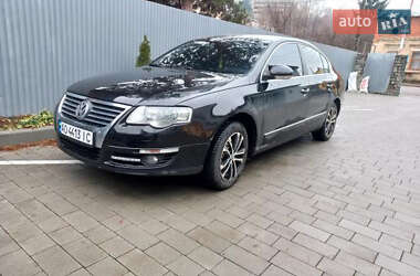 Седан Volkswagen Passat 2006 в Ужгороді