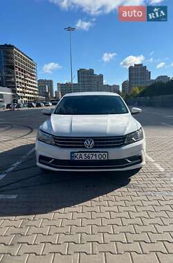 Седан Volkswagen Passat 2016 в Києві