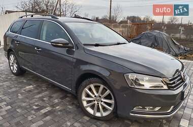 Універсал Volkswagen Passat 2012 в Вінниці