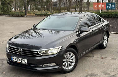 Седан Volkswagen Passat 2019 в Києві