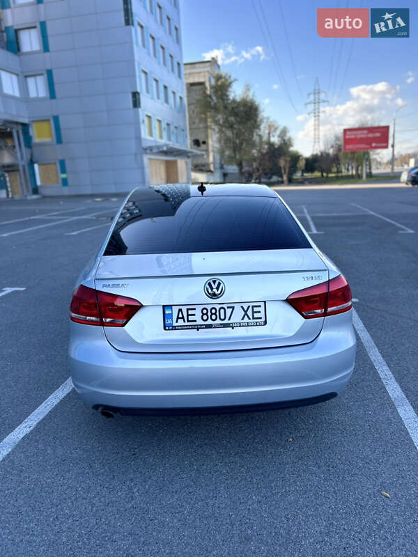 Седан Volkswagen Passat 2015 в Днепре