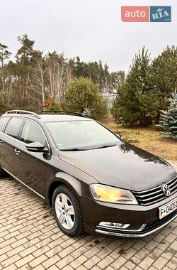 Универсал Volkswagen Passat 2012 в Ровно