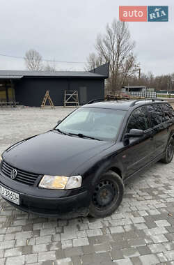 Універсал Volkswagen Passat 1998 в Овручі