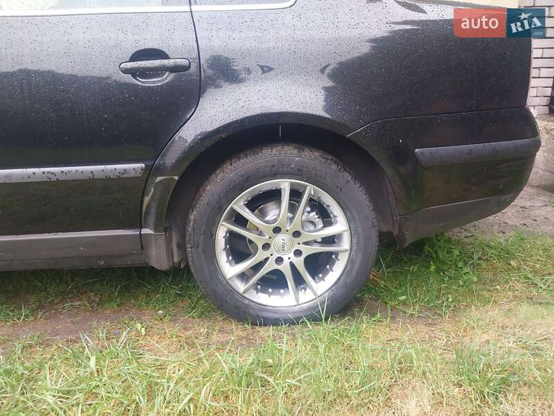 Седан Volkswagen Passat 2001 в Тлумачі