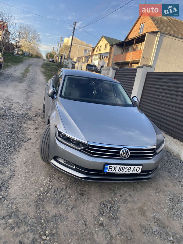 Седан Volkswagen Passat 2016 в Хмельницькому