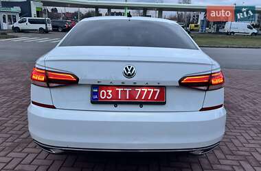 Седан Volkswagen Passat 2020 в Луцьку