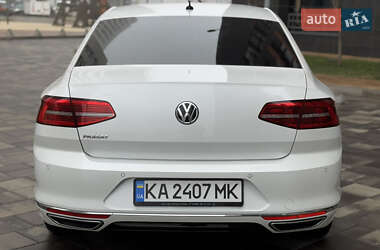 Седан Volkswagen Passat 2018 в Киеве