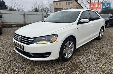 Седан Volkswagen Passat 2014 в Івано-Франківську