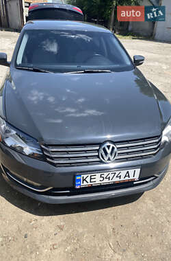 Седан Volkswagen Passat 2014 в Дніпрі