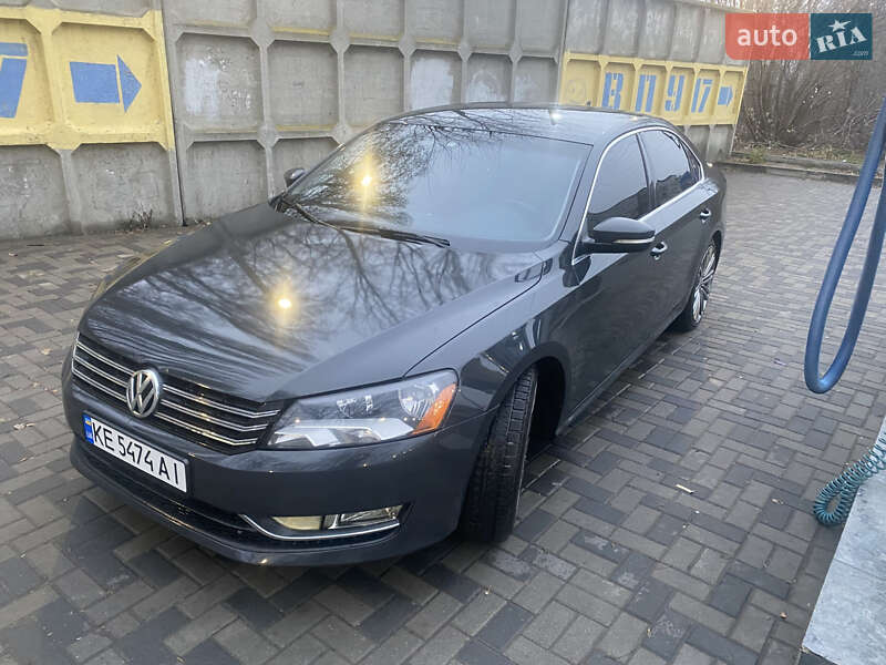Седан Volkswagen Passat 2014 в Днепре