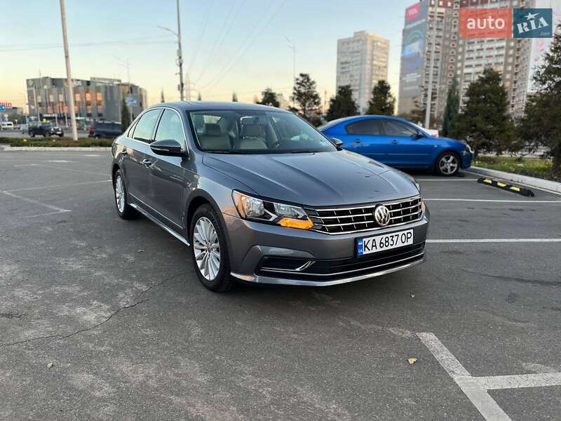 Седан Volkswagen Passat 2016 в Киеве