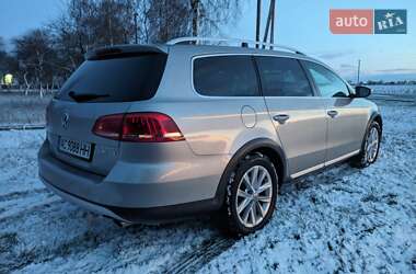 Універсал Volkswagen Passat 2012 в Луцьку