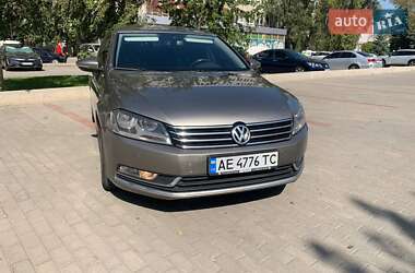 Седан Volkswagen Passat 2014 в Дніпрі