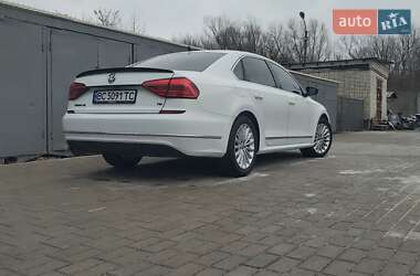 Седан Volkswagen Passat 2015 в Львове