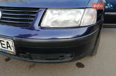 Седан Volkswagen Passat 1999 в Киеве