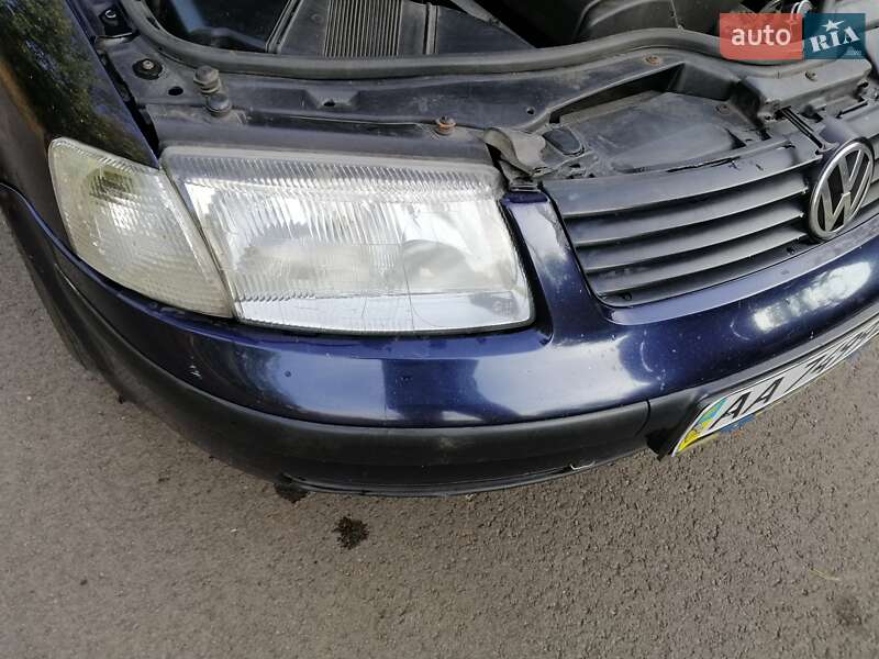 Седан Volkswagen Passat 1999 в Киеве