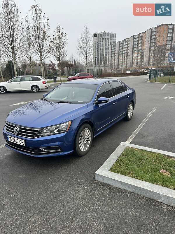 Седан Volkswagen Passat 2016 в Днепре