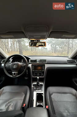 Седан Volkswagen Passat 2012 в Днепре