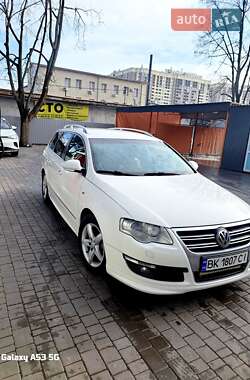 Универсал Volkswagen Passat 2010 в Одессе