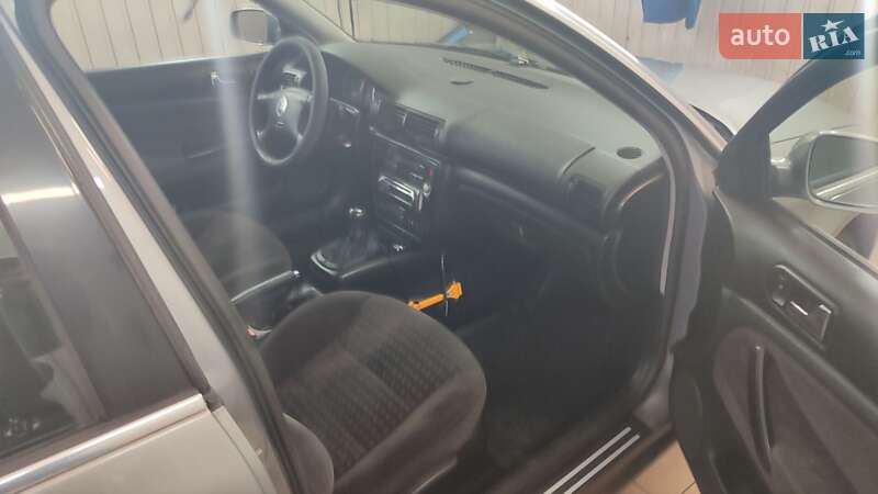 Універсал Volkswagen Passat 2002 в Дніпрі