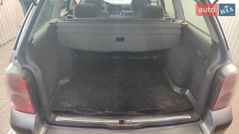 Універсал Volkswagen Passat 2002 в Дніпрі