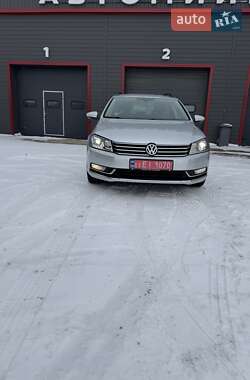 Універсал Volkswagen Passat 2014 в Чернівцях