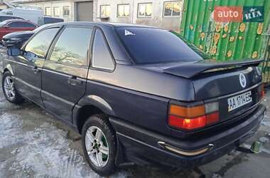 Седан Volkswagen Passat 1989 в Києві