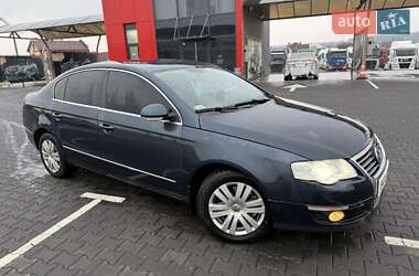 Седан Volkswagen Passat 2005 в Чернівцях