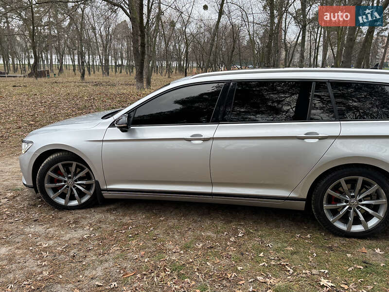 Універсал Volkswagen Passat 2015 в Києві