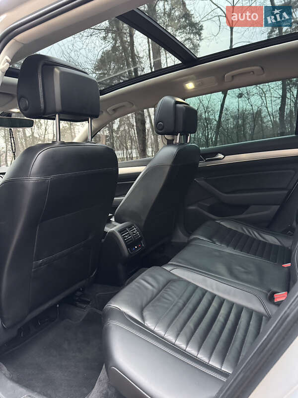 Універсал Volkswagen Passat 2015 в Києві