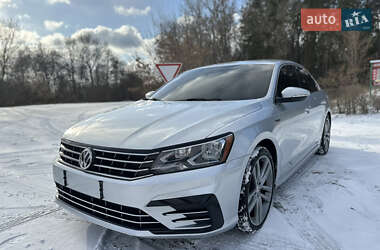 Седан Volkswagen Passat 2017 в Зміїві