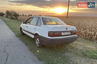 Седан Volkswagen Passat 1991 в Чернобае