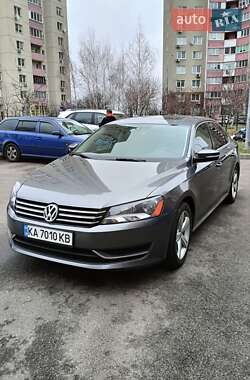 Седан Volkswagen Passat 2013 в Києві