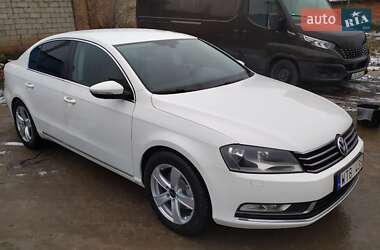 Седан Volkswagen Passat 2011 в Рівному