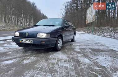 Седан Volkswagen Passat 1992 в Кременці